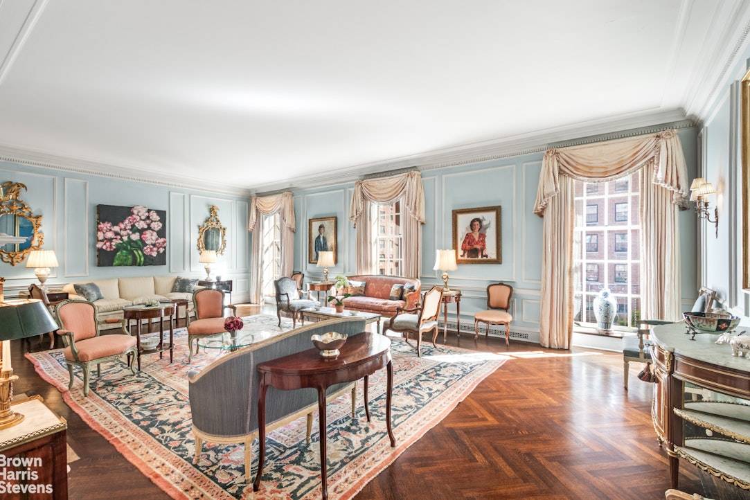 This grand and sophisticated duplex residence is located in the esteemed Rosario Candela designed building at 770 Park Avenue in the heart of the Upper East Side.