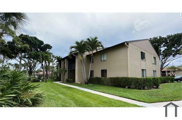 Great opportunity to own this 1st Floor 2 Bedroom 2 Bathroom condo located in an ''all ages community.