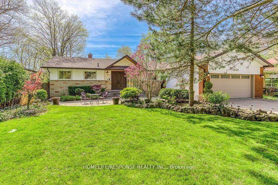 Welcome To This Luxurious And Elegant Bungalow Nestled On A Quiet Cul De Sac In One Of Mississauga's Most Desirable Locations.