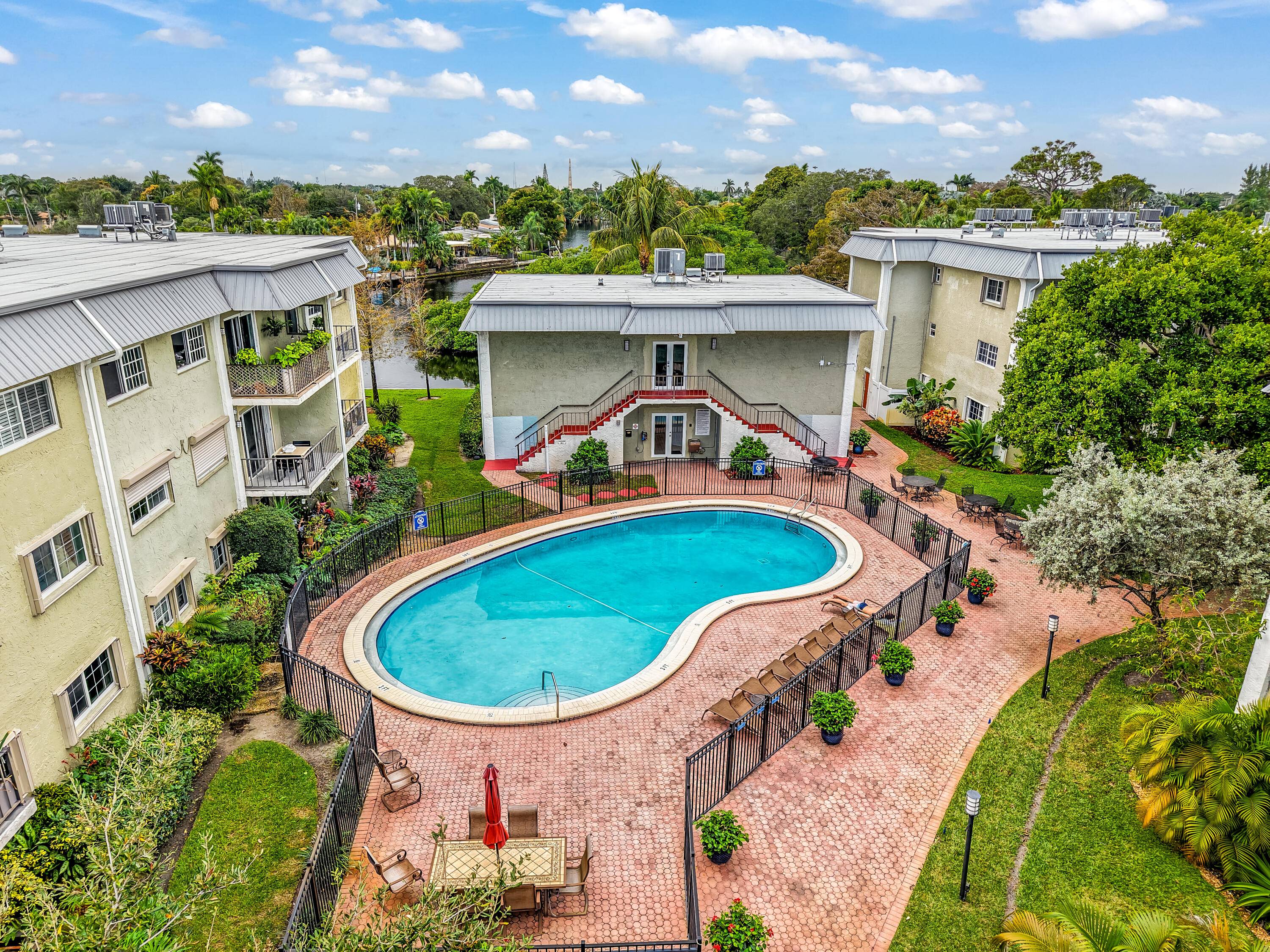 Welcome to this rare, extra large balcony condo in the heart of Wilton Manors an incredible opportunity for a first time homebuyer or investor looking to add instant equity.