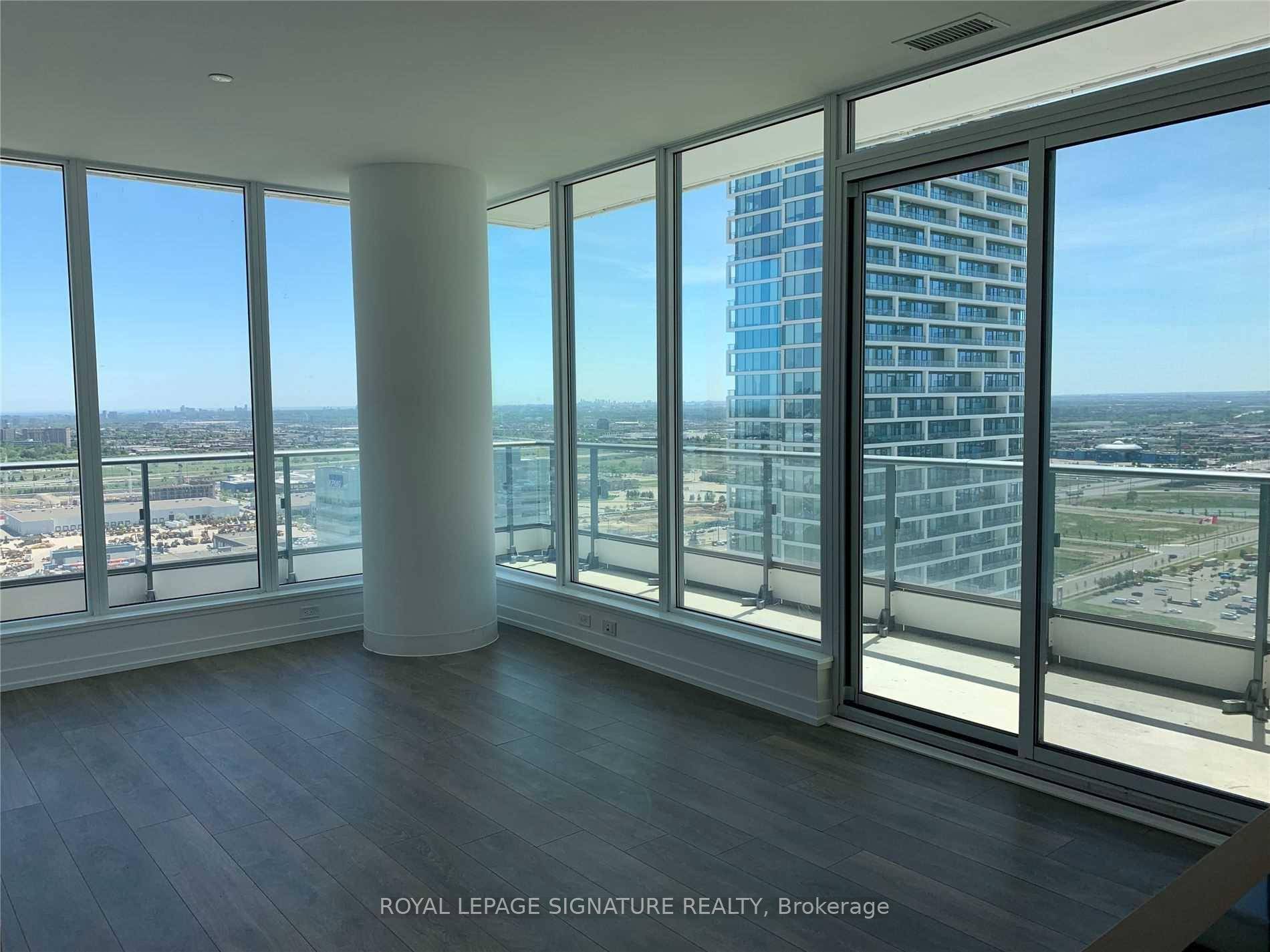 Live in the heart of Vaughan !