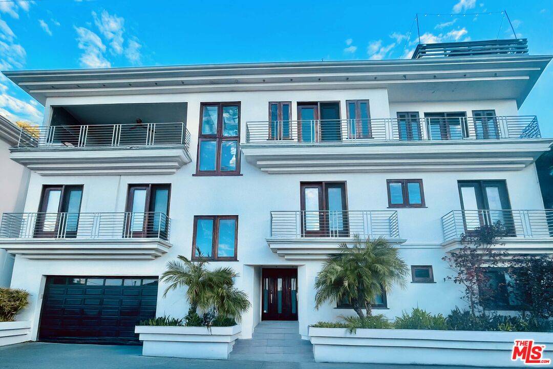 8827   Evanview Dr 6BR Sunset Strip La