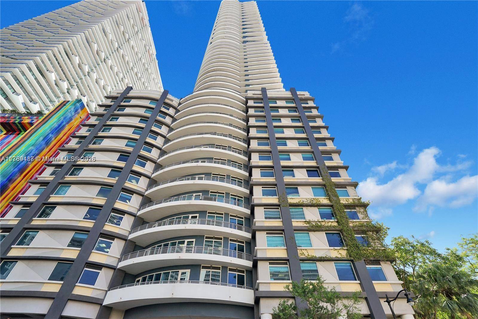 GORGEOUS APARTMENT IN THE HEART OF BRICKELL.