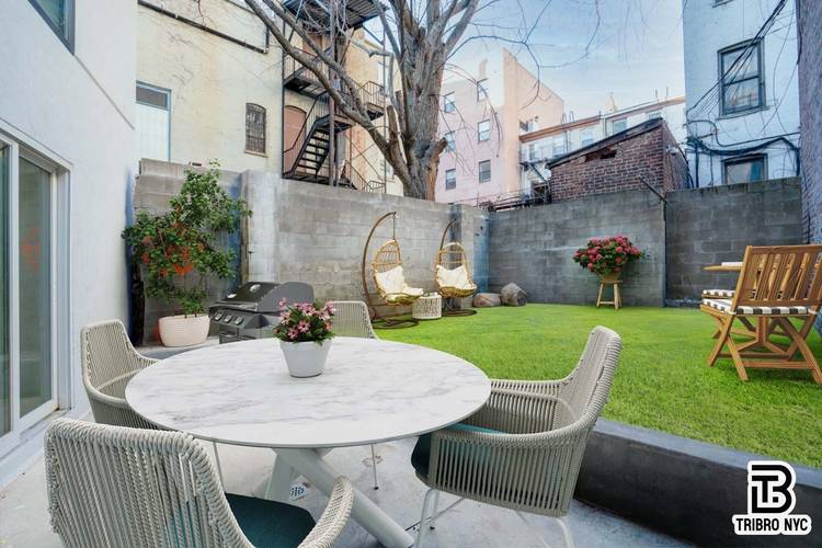 Expansive 4BR 2. 5BA Home with Private Backyard amp ; Generous Layout This spacious Flex 4 bedroom, 2.