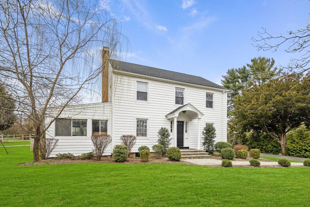 New England Modern Classic for lease in the heart of Southport !