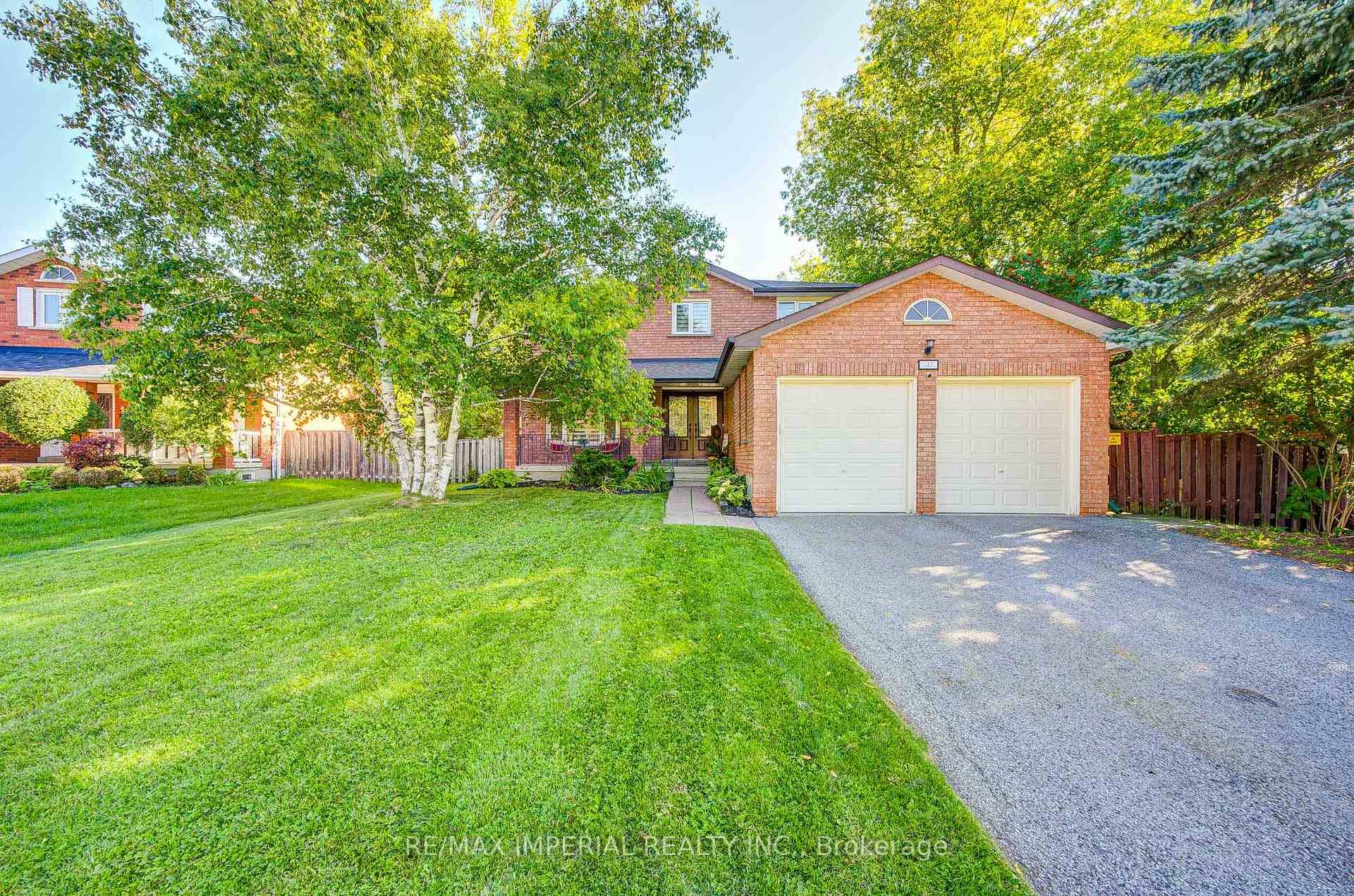 Welcome To This Beautifully Maintained 4 Bedroom Home in a Prime Stouffville Location !