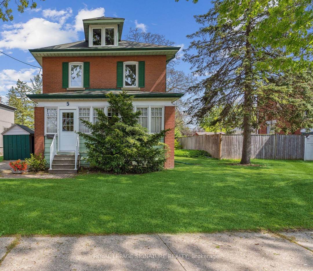 Fully Furnished 3 Bedroom detached home on a large lot.