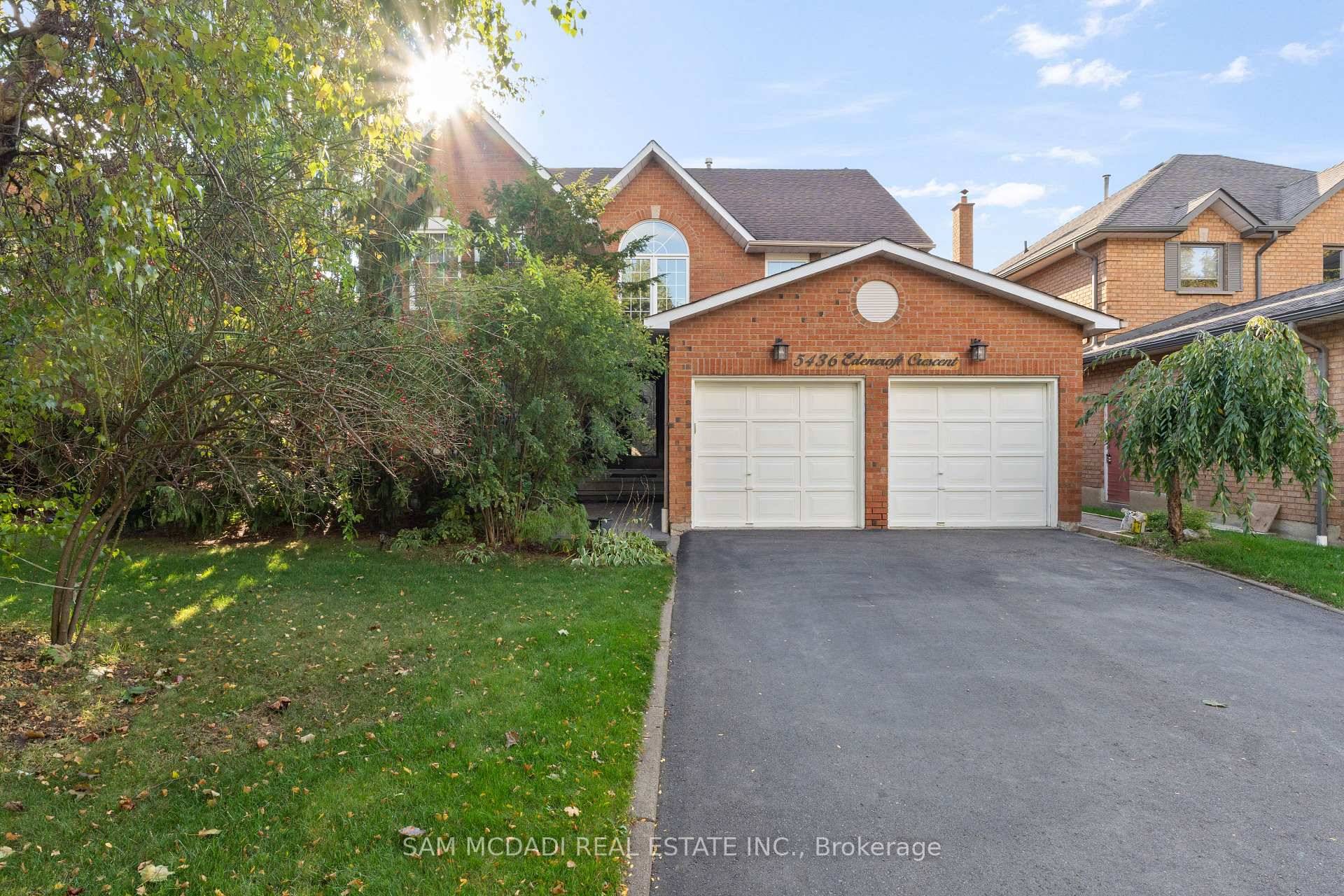 Beautiful brand new 900 sqft legal basement apartment located in the desirable Streetsville community.