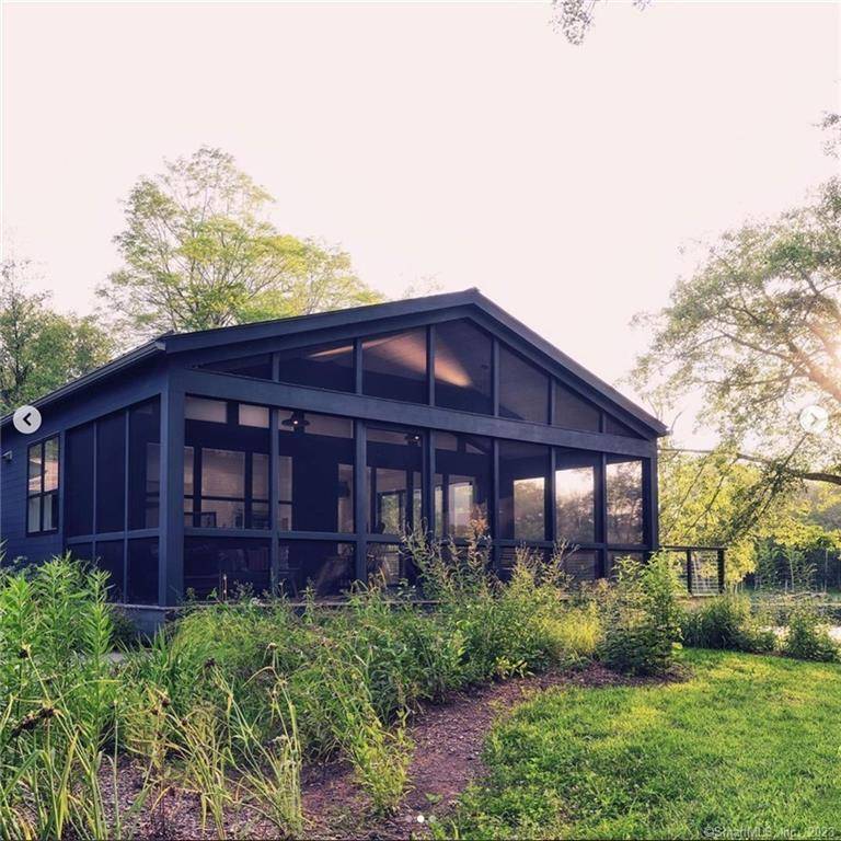 Summer 2026 Rental Warren, Connecticut Negotiable rental terms for Summer 2026 at this private nature retreat overlooking a picturesque 10 acre pond featured in Connecticut Cottages Gardens.