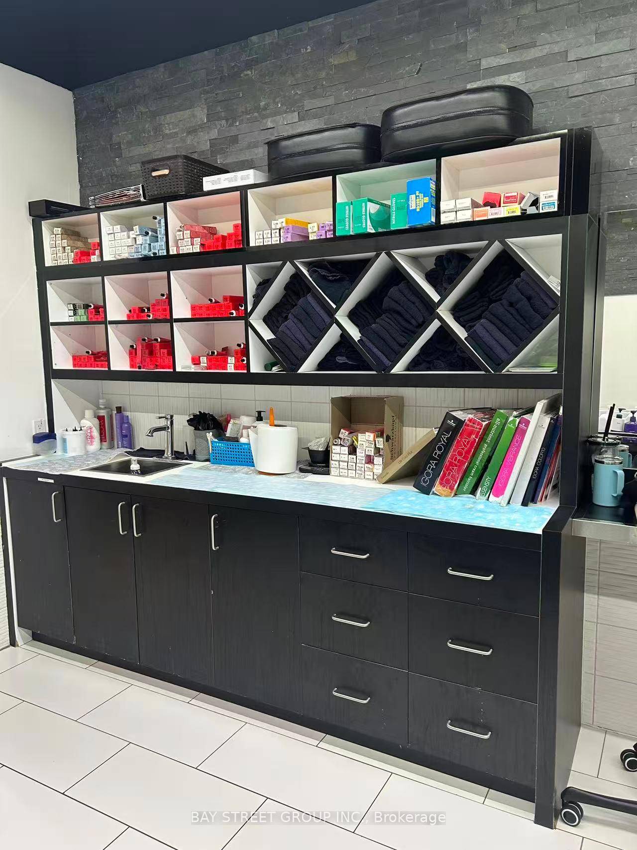 Established 10 Year Hair Salon with Huge Client Base Prime Location Inside Agincourt Mall Achored to Walmart Dollarama, Nofrill Shoppers Thriving Business Generating consistent and stable monthly revenue.