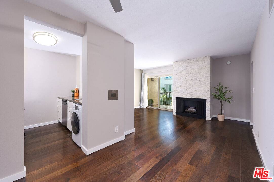 141  S Clark Dr Beverly Grove LA