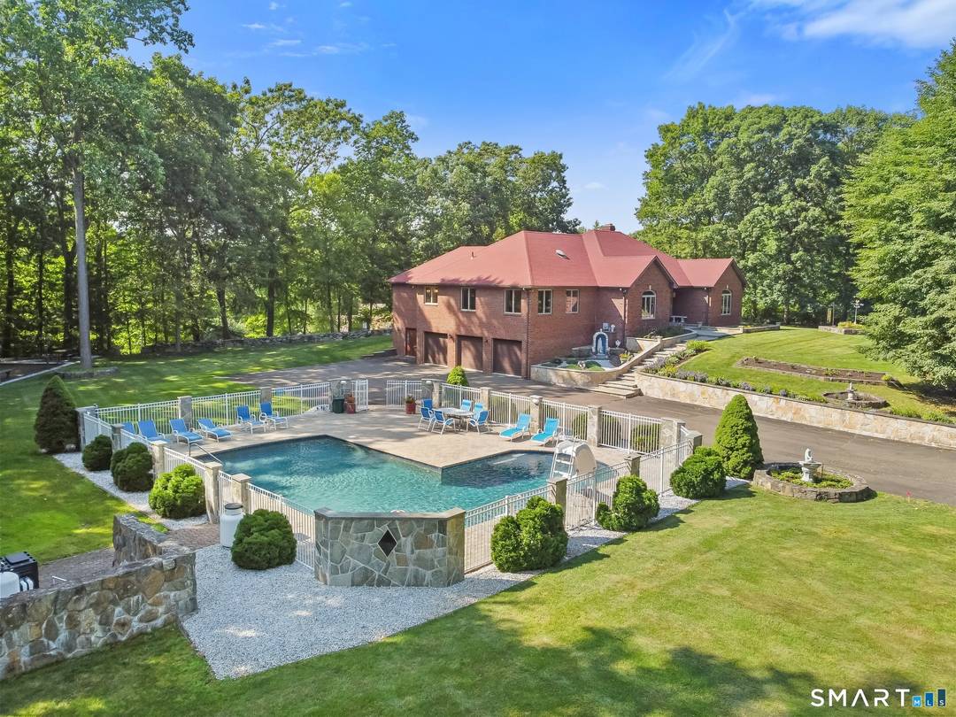 Private Hilltop Retreat on 2 Acers Heated Pool, Fully Renovated 2024.