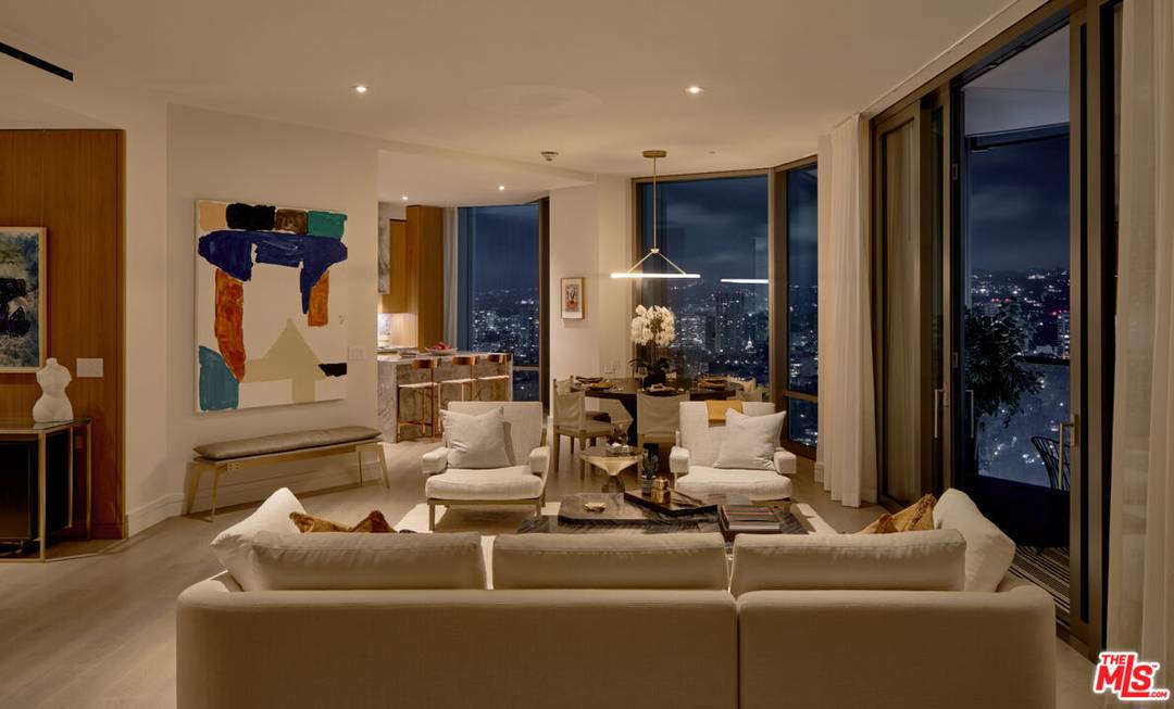 211  W Elm Ct 1BR Beverlywood La