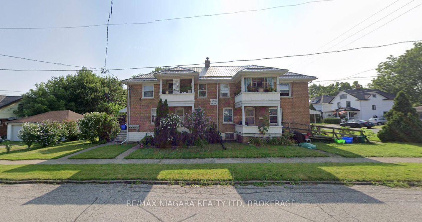 GREAT INVESTMENT OPPORTUNITY ONE MILE FROM THE DOWNTOWN NIAGARA UNIVERSITY CAMPUS, COULD BE A GREAT STUDENT RESIDENCE.