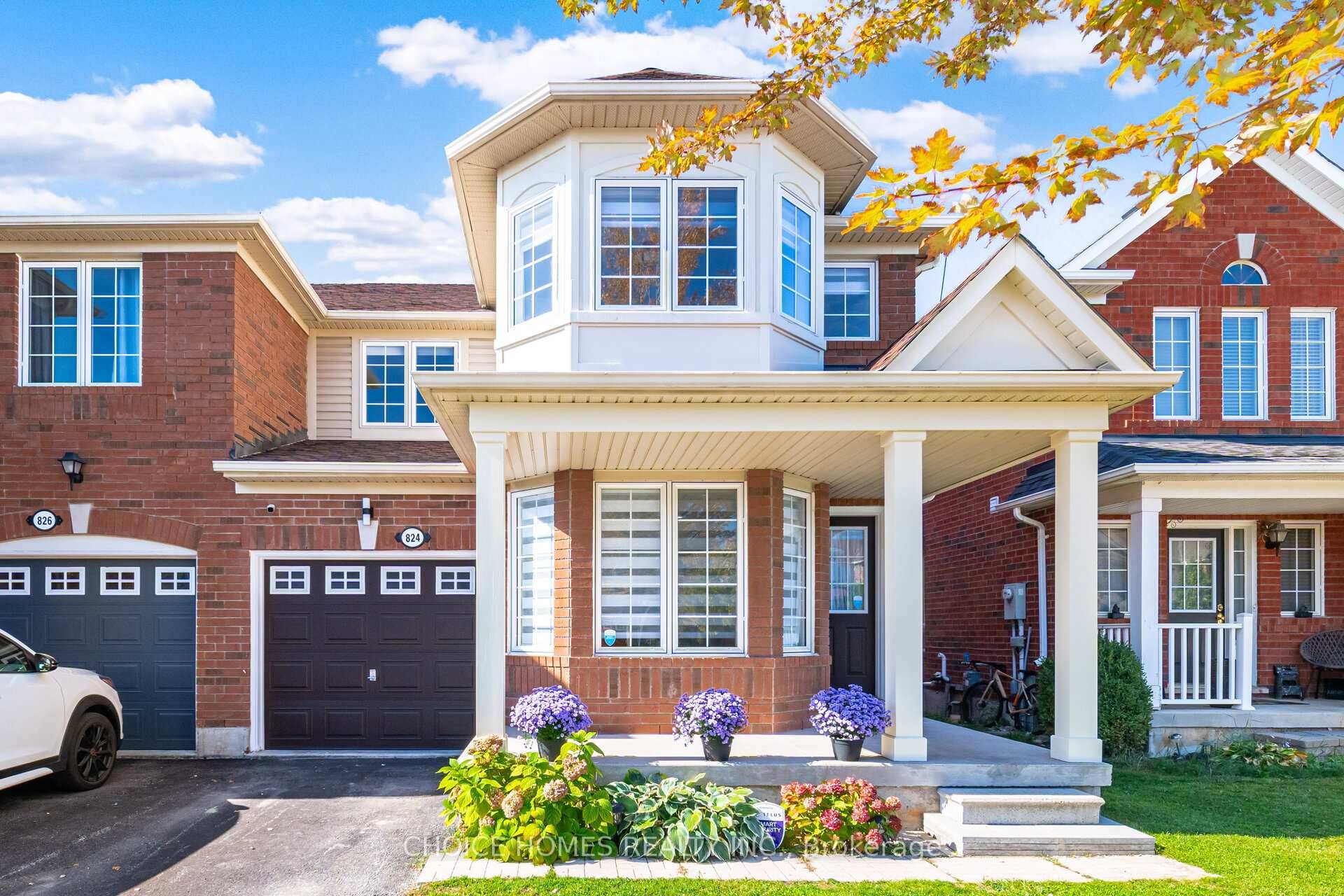 Stunning Fully Renovated 3 Bedroom Home in Prime Beaty Location !