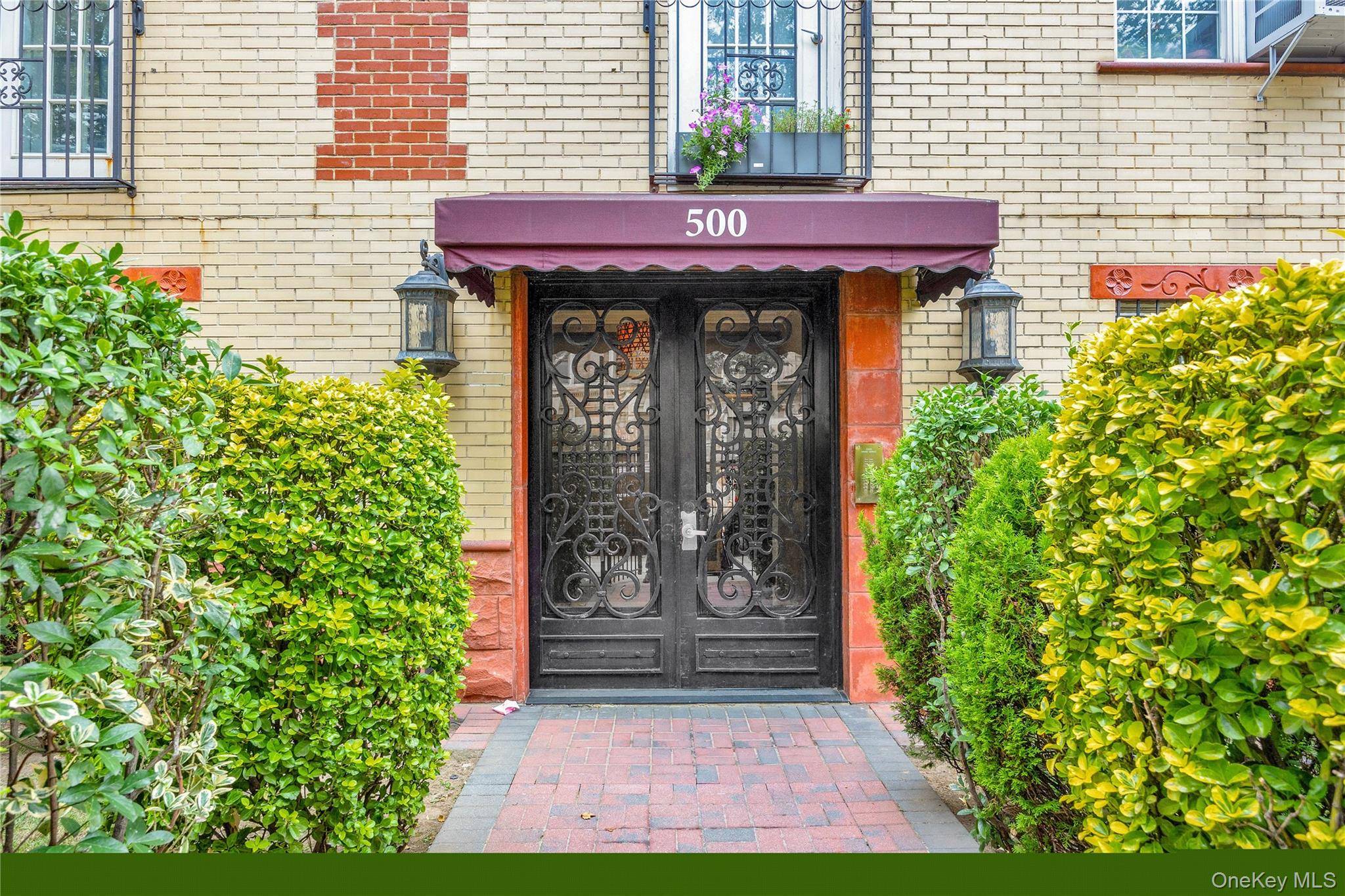 Welcome to 500 Grand Ave unit 5 B.