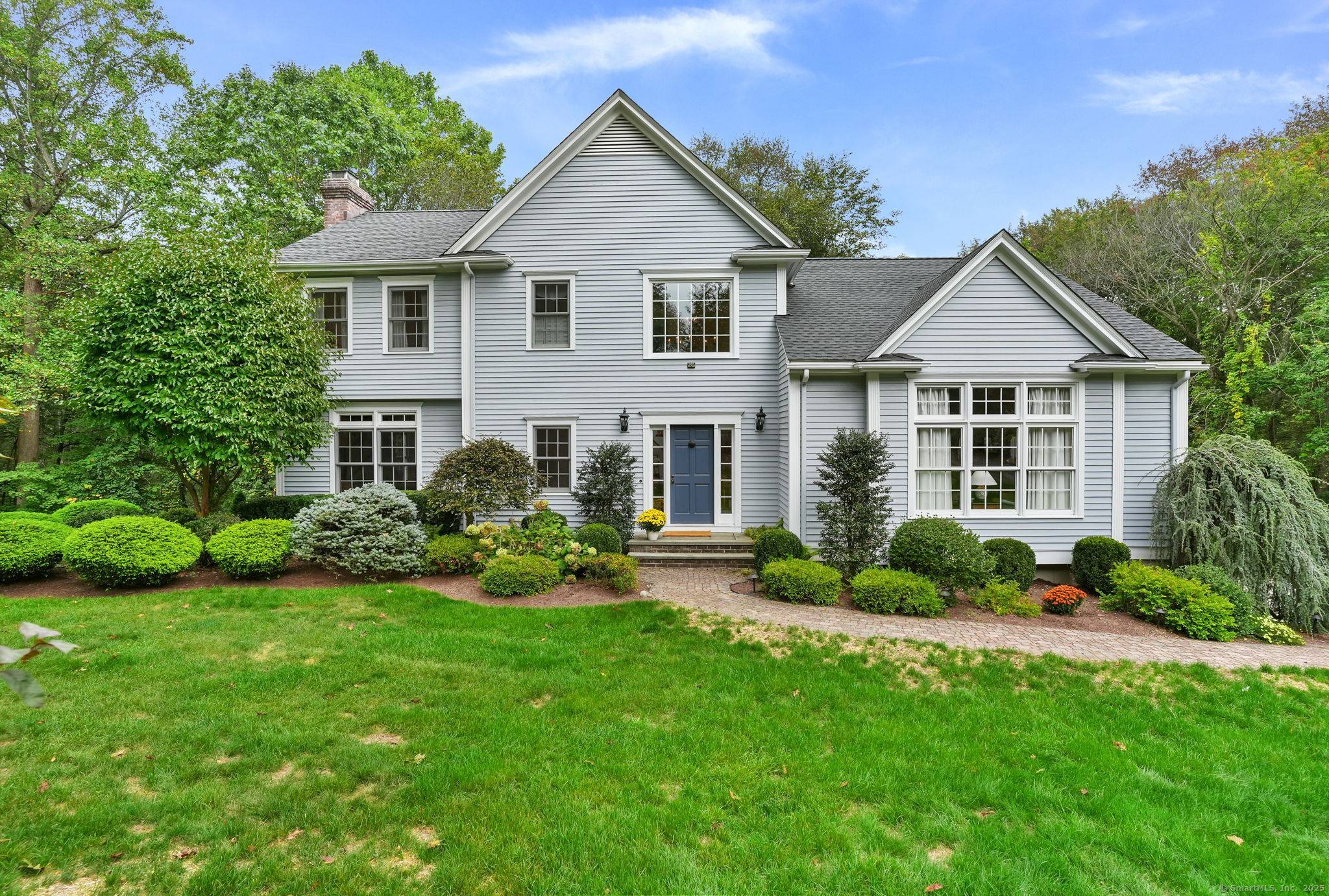 Golfview Properties is an elegant pocket of Munson built homes in Lower Easton located directly across the street from Fairfield's Smith Richardson Golf Course and Boca Raw Bar.
