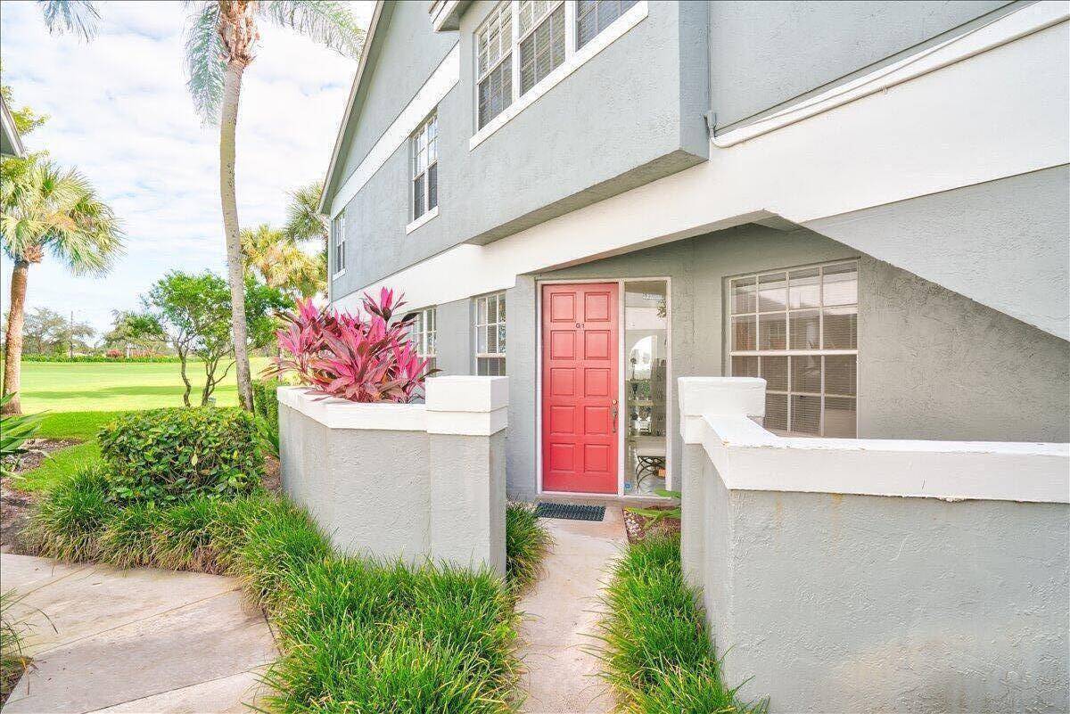 Welcome to this charming 3 bedroom, 2 bathroom condo.