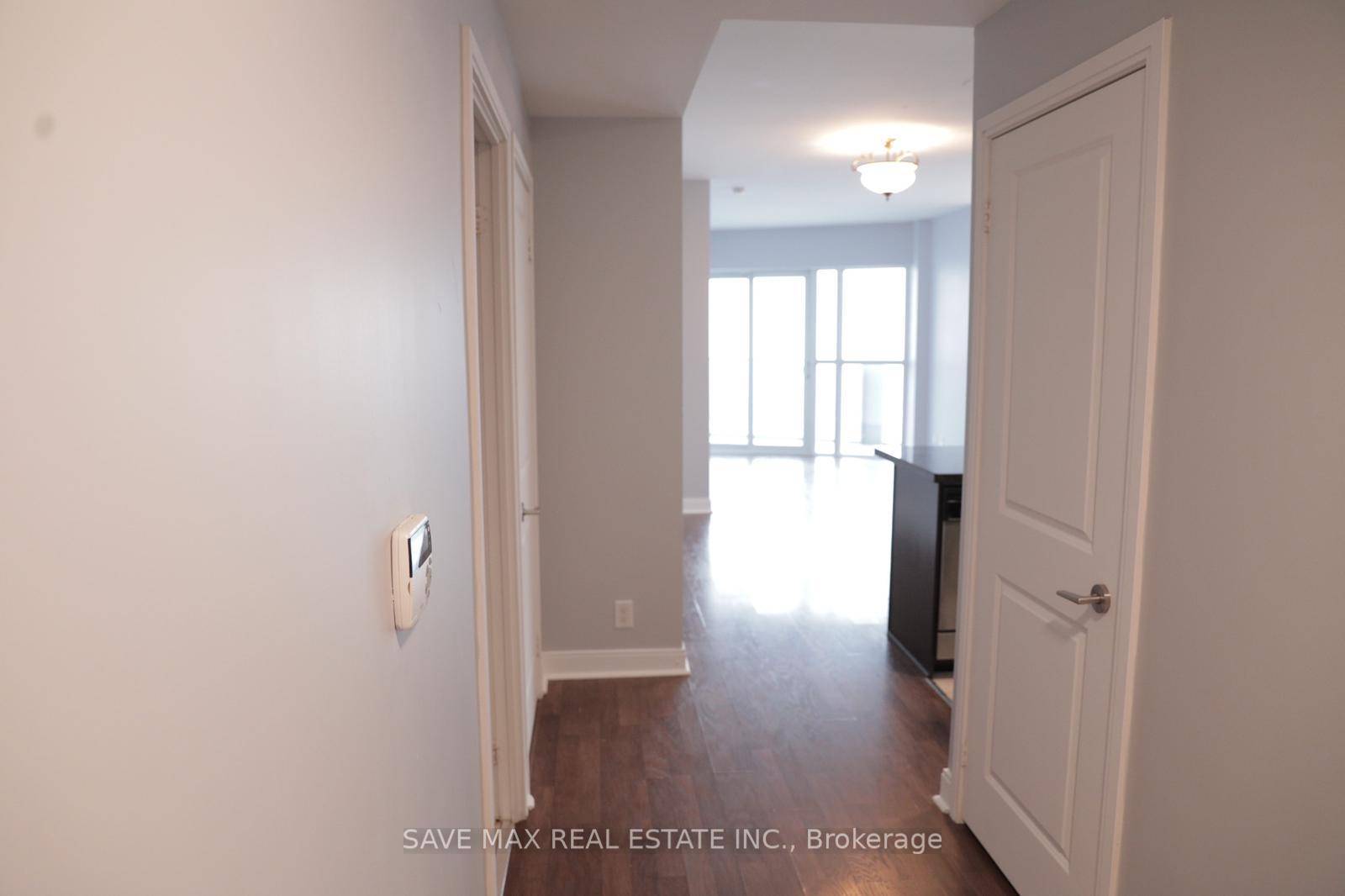 A unique opportunity to own this unique Condo Floor Plan with Breath taking Views in Mississauga's Famous Absolute Tower.