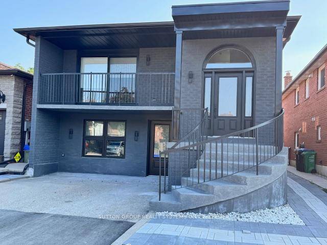 A Must See. Elegant 3 Bedroom Executive living Privacy amp ; Modern Luxury !