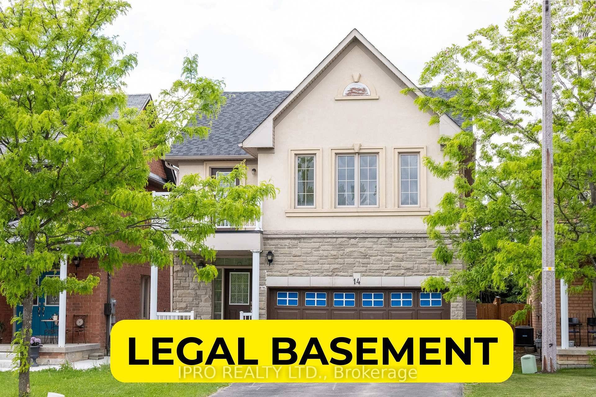 This 3 2 bedroom, 4 bathroom home is in the popular Vales of Castlemore community.