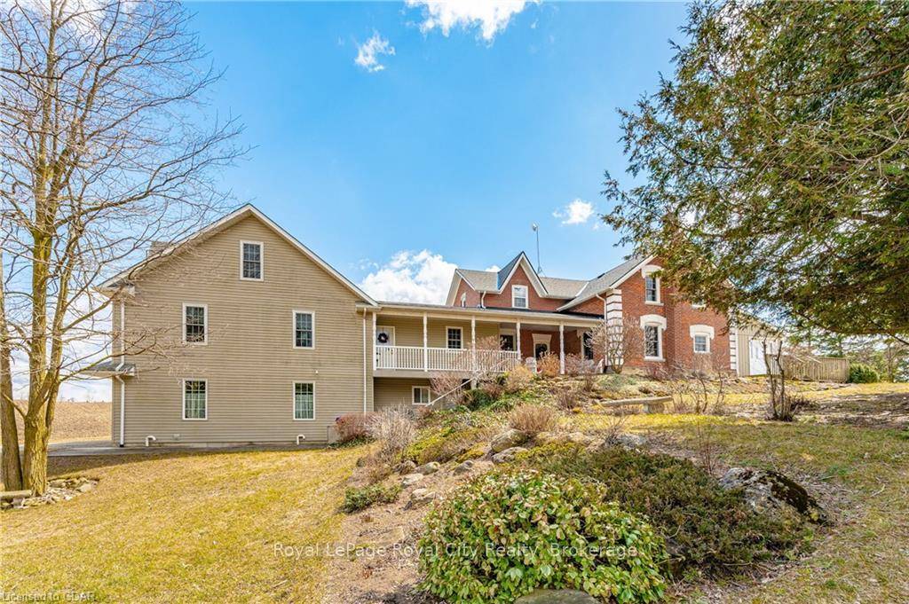 Take a stroll up the tree covered lane way and discover what true peace and serenity looks and sounds like.