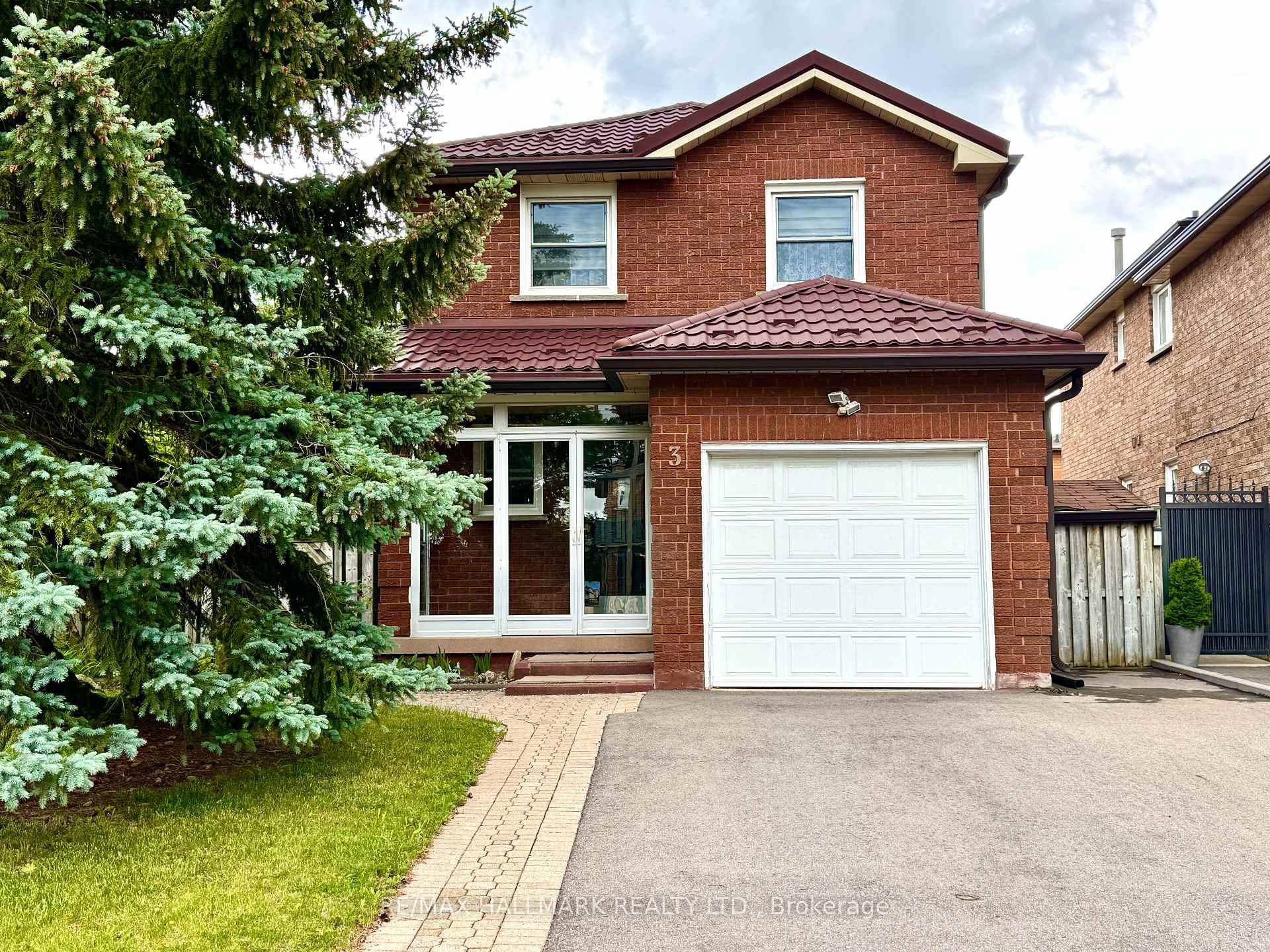 Super clean basement 1 1 apartment with separate entrance and side yard just steps away from the convenient amenities of Centre St.