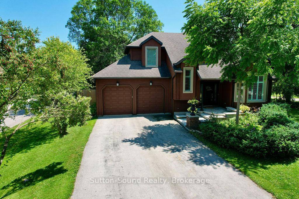This beautiful, well landscaped 3 bedroom, 3 1 2 bath executive home is nestled on the edge of Owen Sound in the Municipality of Meaford, offering a serene retreat with ...