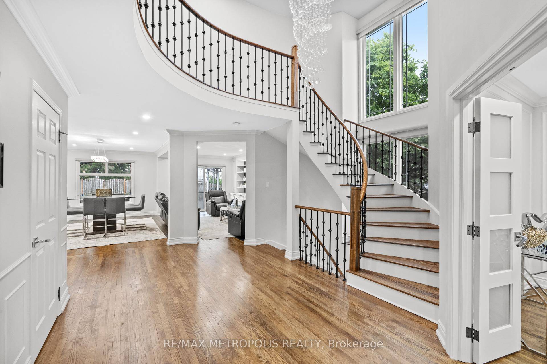 Welcome to this beautifully upgraded 4 bedroom, 4 bathroom home in one of Oshawa's most desirable mature neighbourhoods.