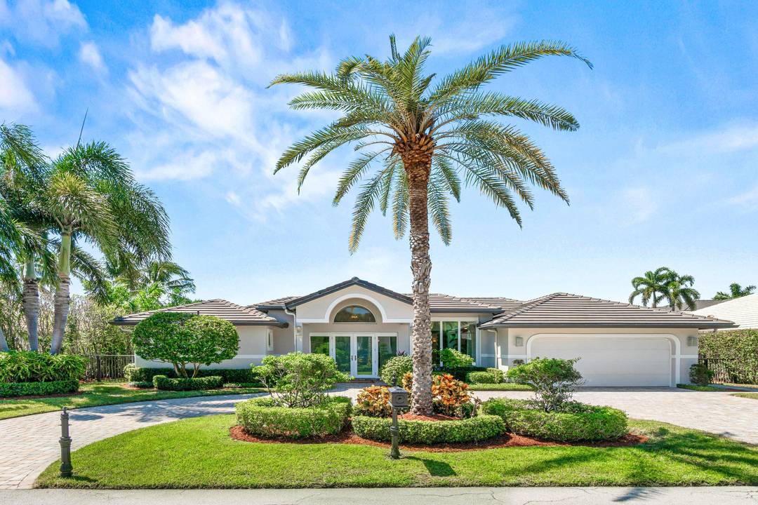 Beautifully reimagined in 2025, this elegant 5 bedroom, 3 bath single story home in the prestigious Royal Palm Yacht amp ; Country Club blends timeless sophistication with modern comfort.