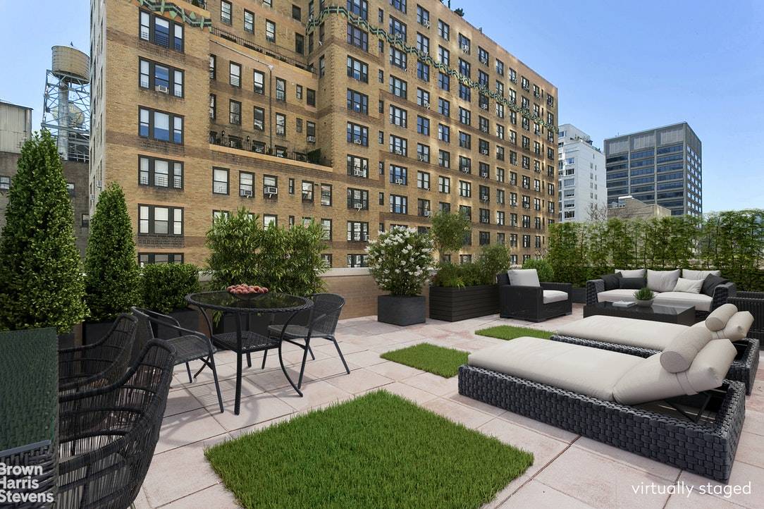 A TERRACE LOVER'S DREAM !