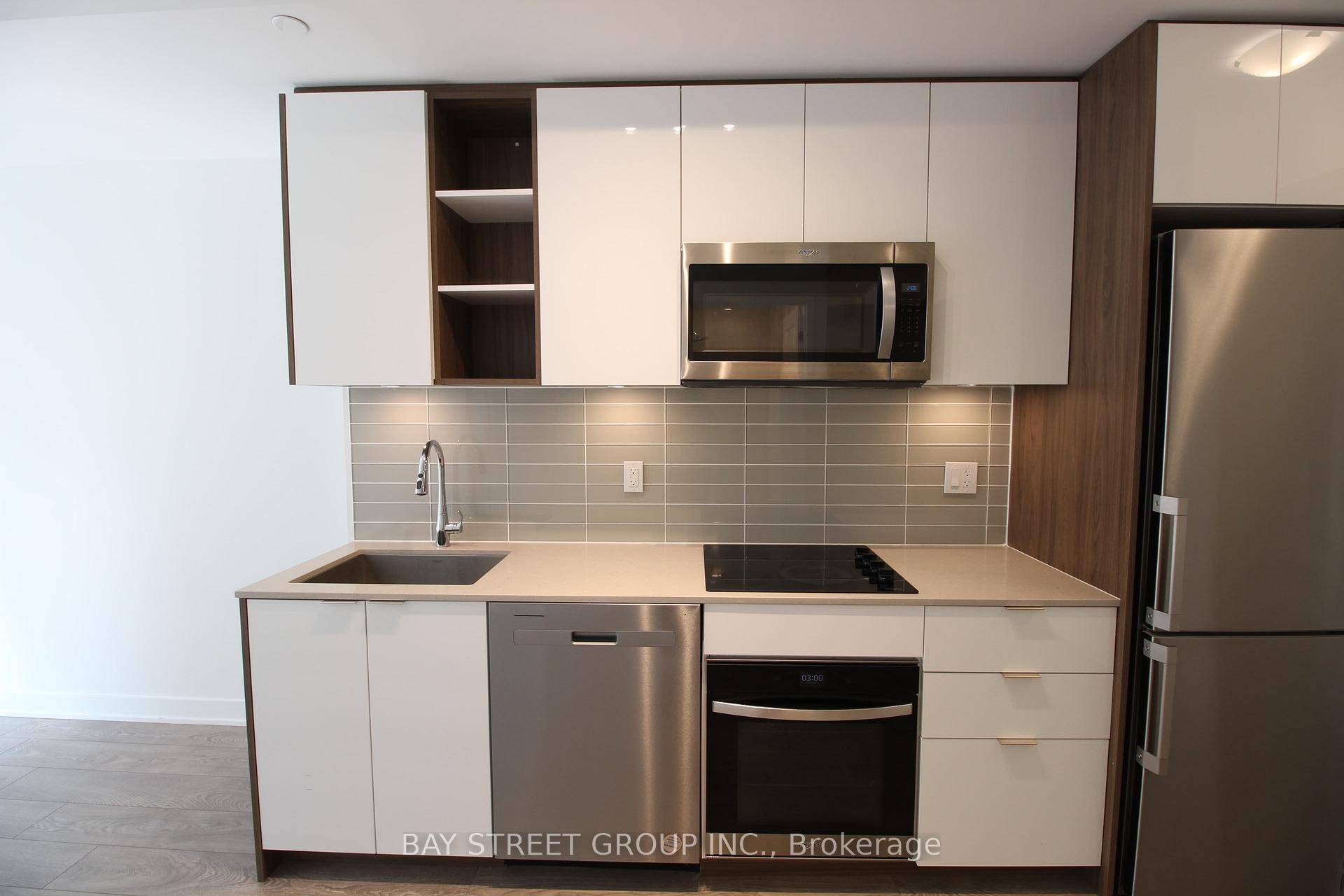 Welcome to 543 Richmond in the Heart of Downtown Toronto !