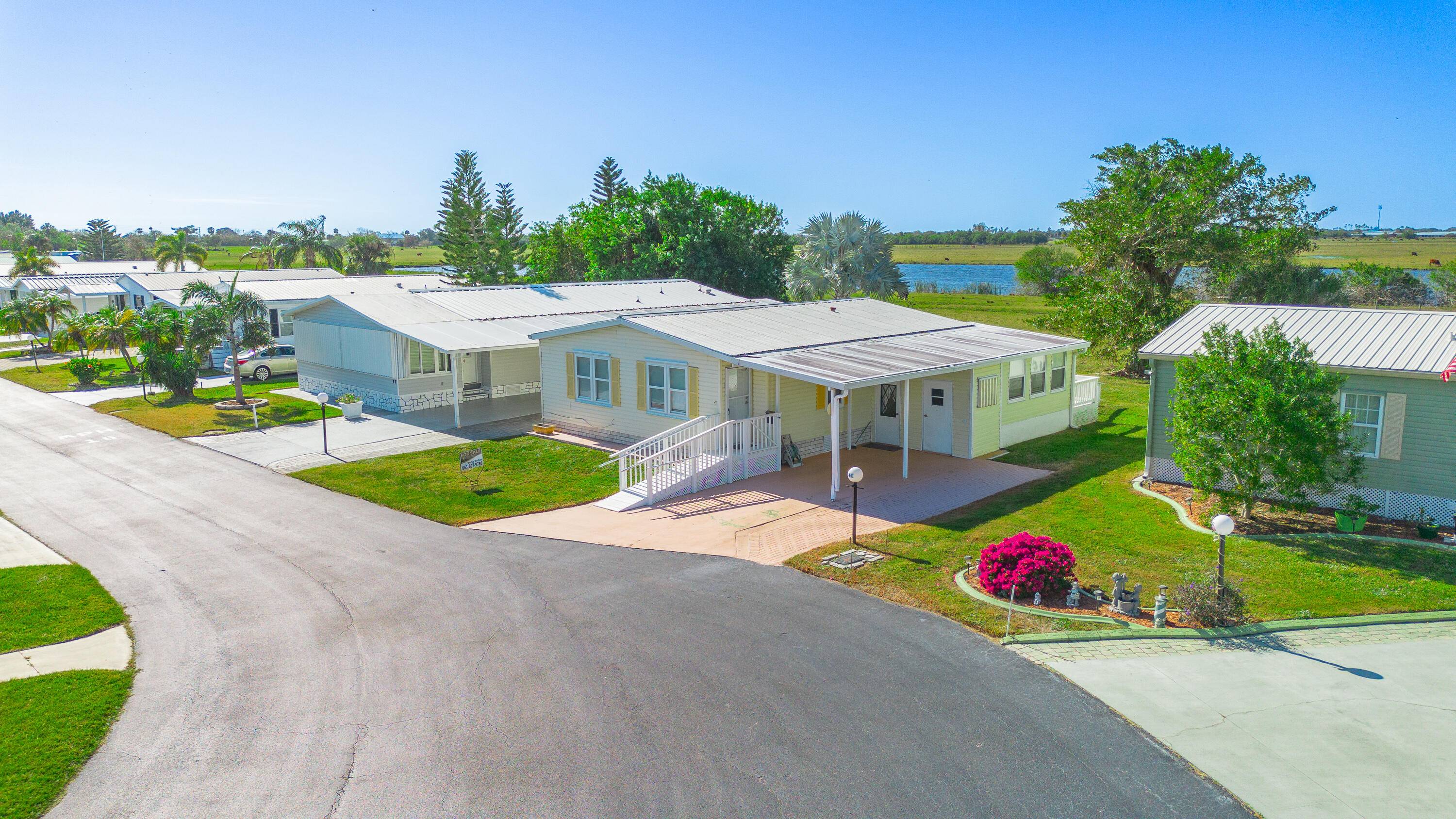 Dream retreat ! This charming 2 bedroom, 2 bathroom home in an active 55 community offers the perfect blend of comfort and convenience.