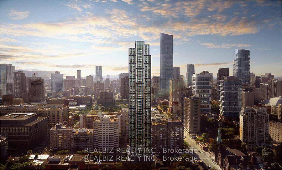 Experience Modern Living in a Prime Downtown Location !