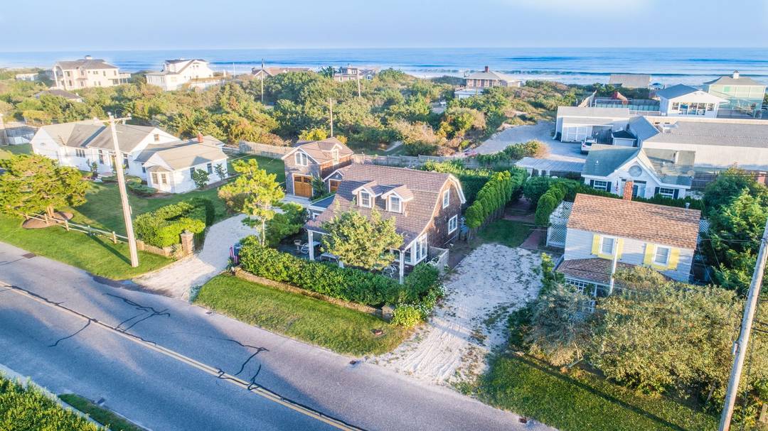 Quintessential Beach Cottage in Quogue!