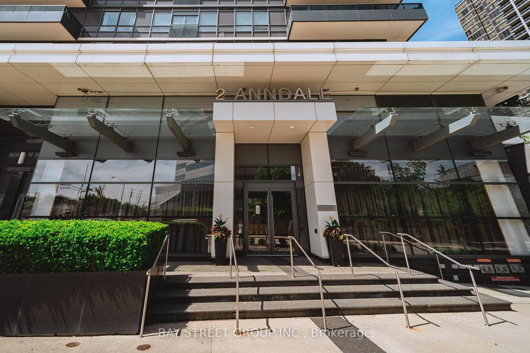 MASTER BEDROOM with bathroom for rent.