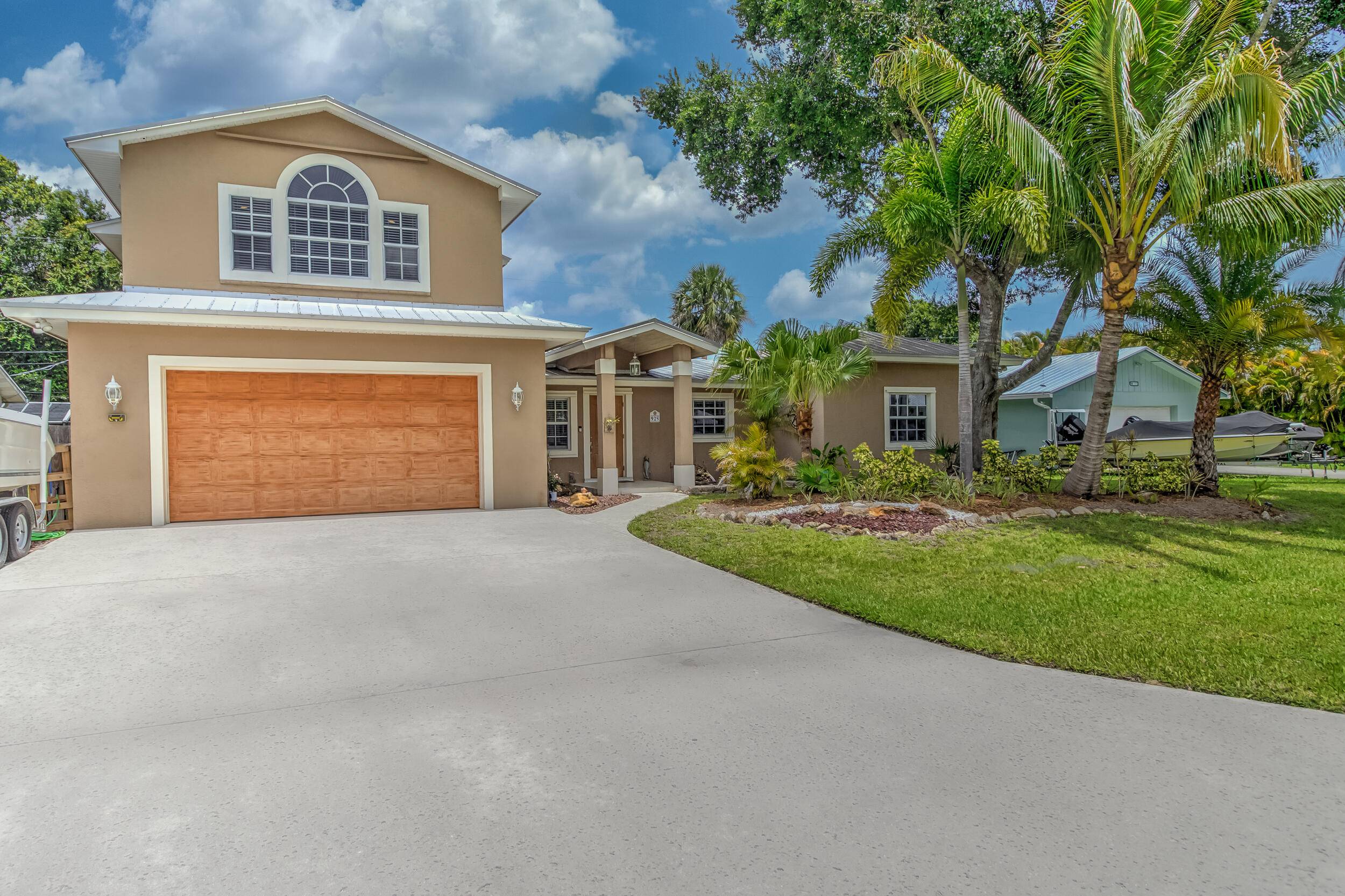 Live the Florida lifestyle without limits !
