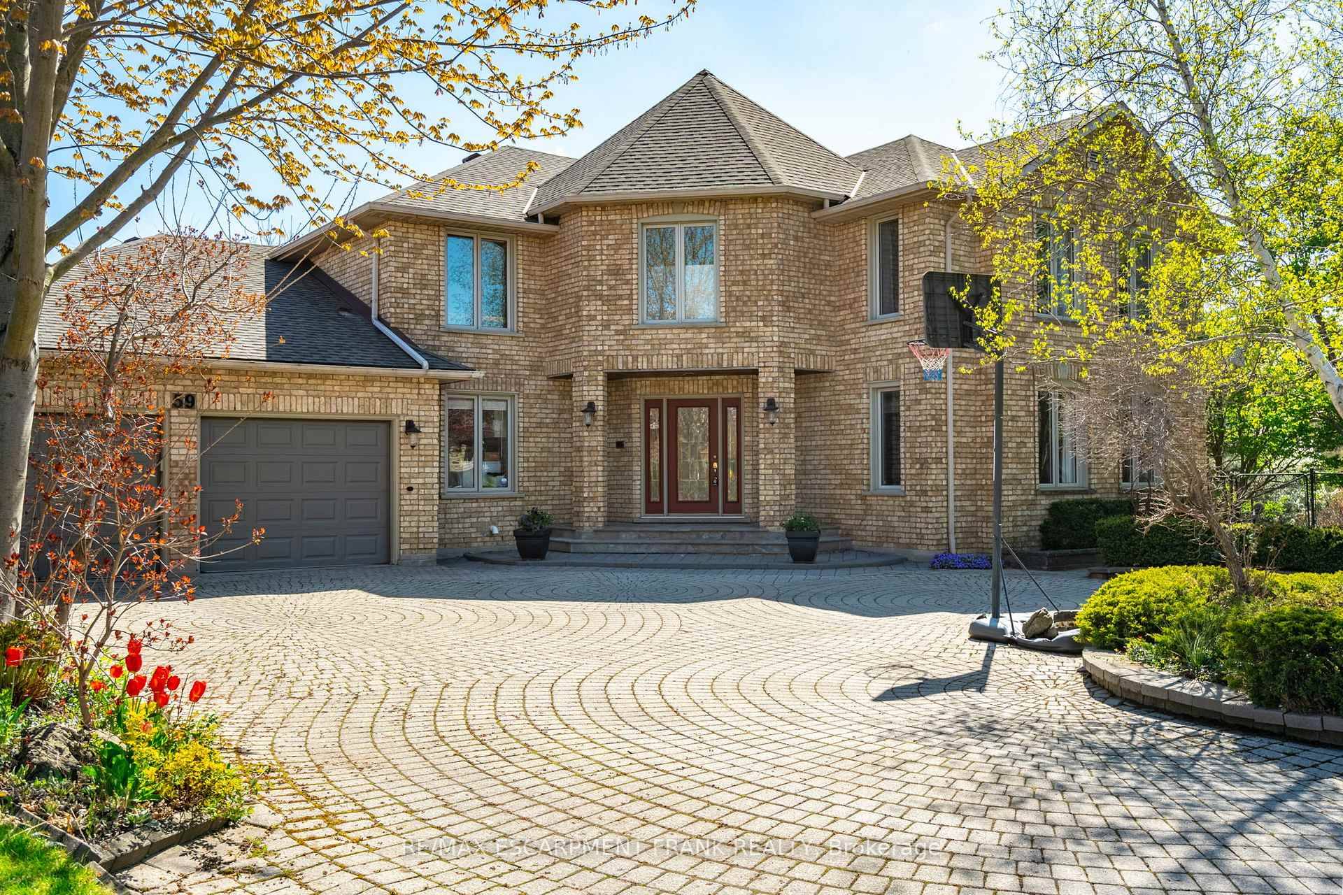 Custom built home with over 4500 sq ft !
