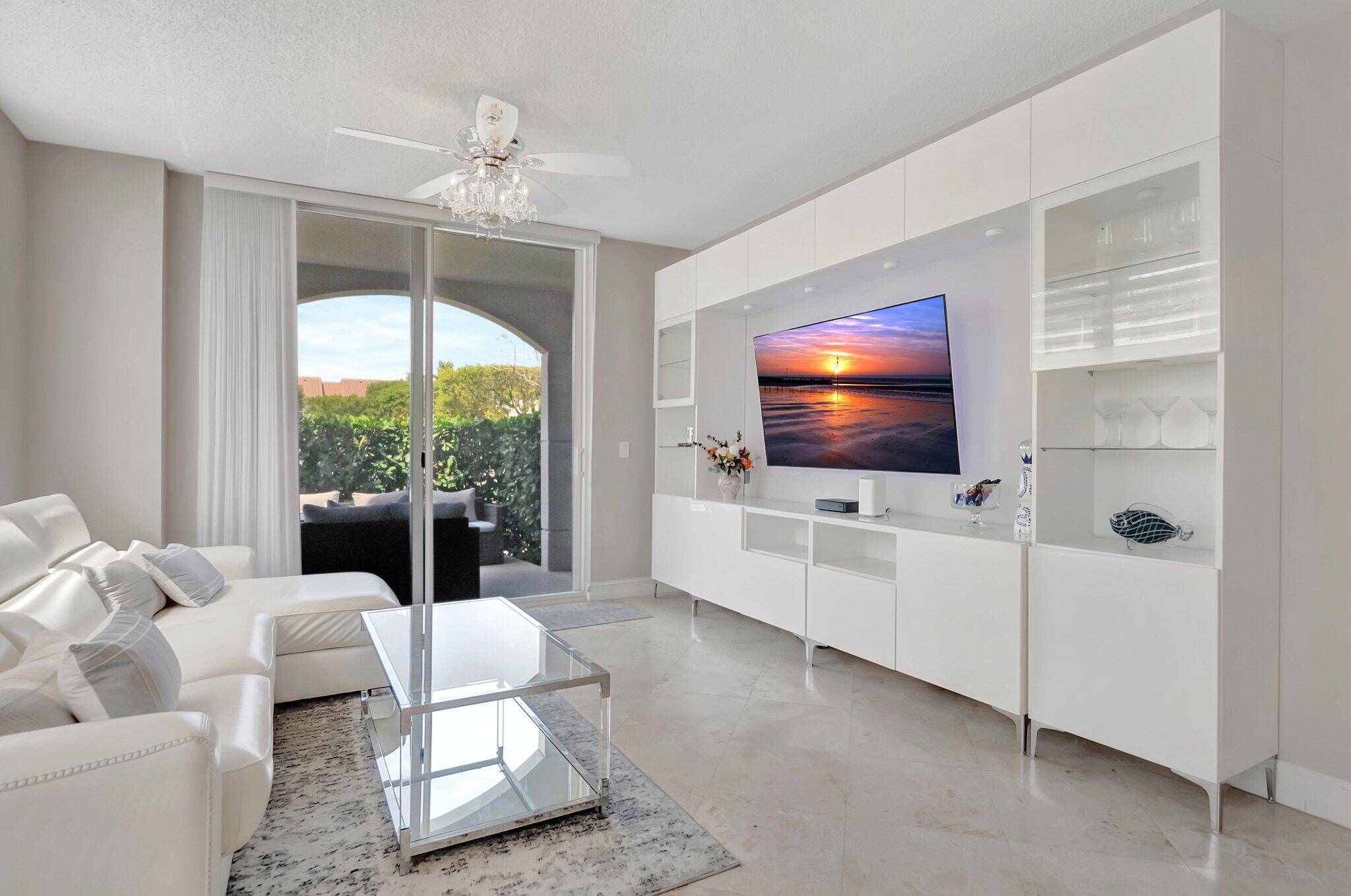 Renovated, furnished 2 2 split floor plan, 9ft ceilings, corner unit 1st floor, outdoor seating area, gated resort community on intracoastal w private beach 24hr security.