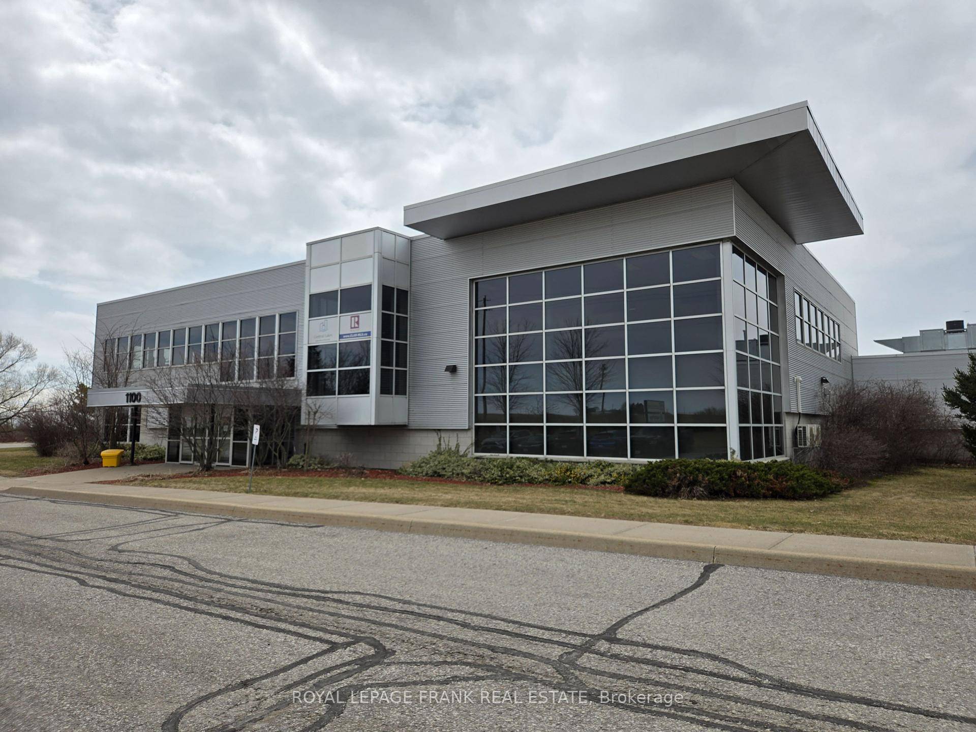 The complete package ! Professional Modern Class A Office space, ideal for training learning facility, administration, social services, technology, labratory, research, engineering, consulting and more.