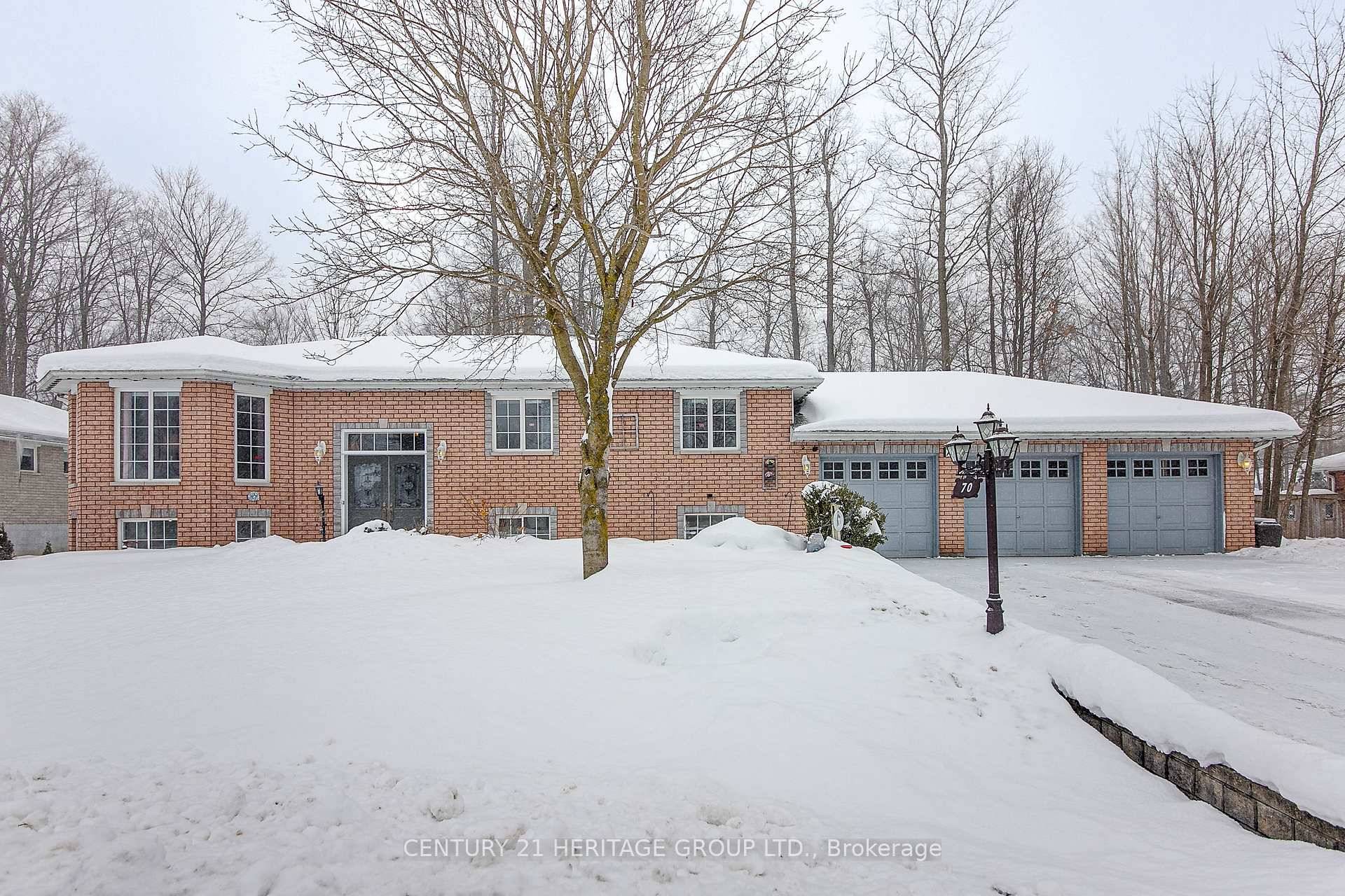 Welcome to this beautifully maintained all brick 3 1 bedroom raised bungalow in a peaceful Everett neighborhood.