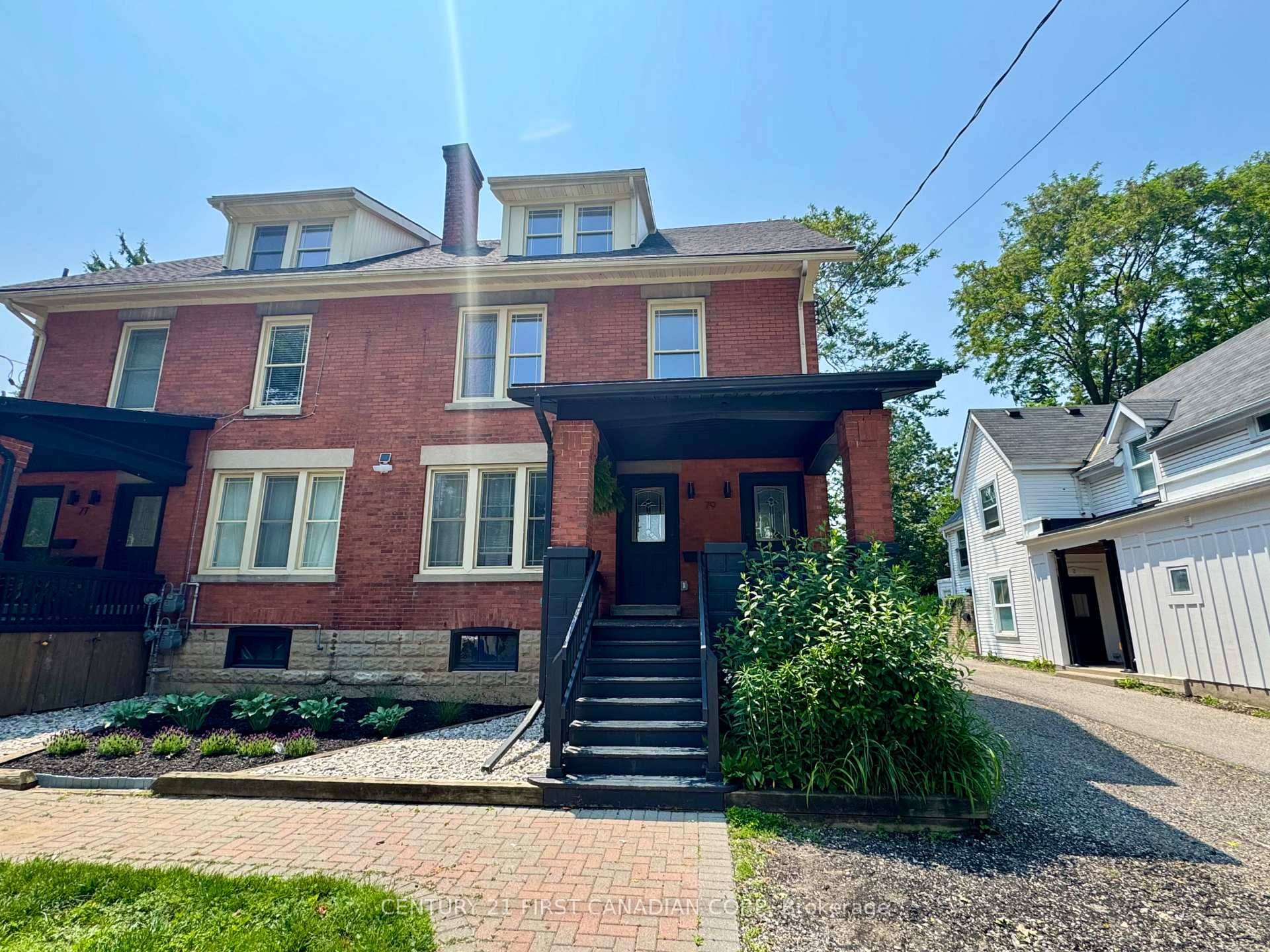 Downtown London Luxury Rental Available for occupancy !