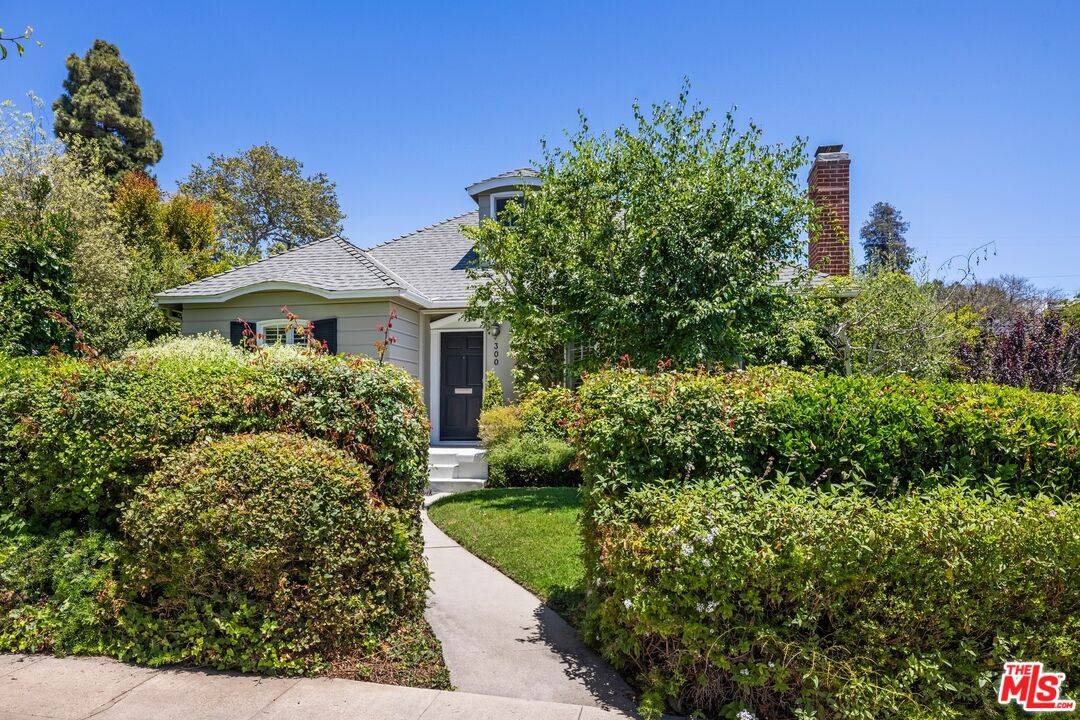 300 N Bowling Green Way 3BR Brentwood La