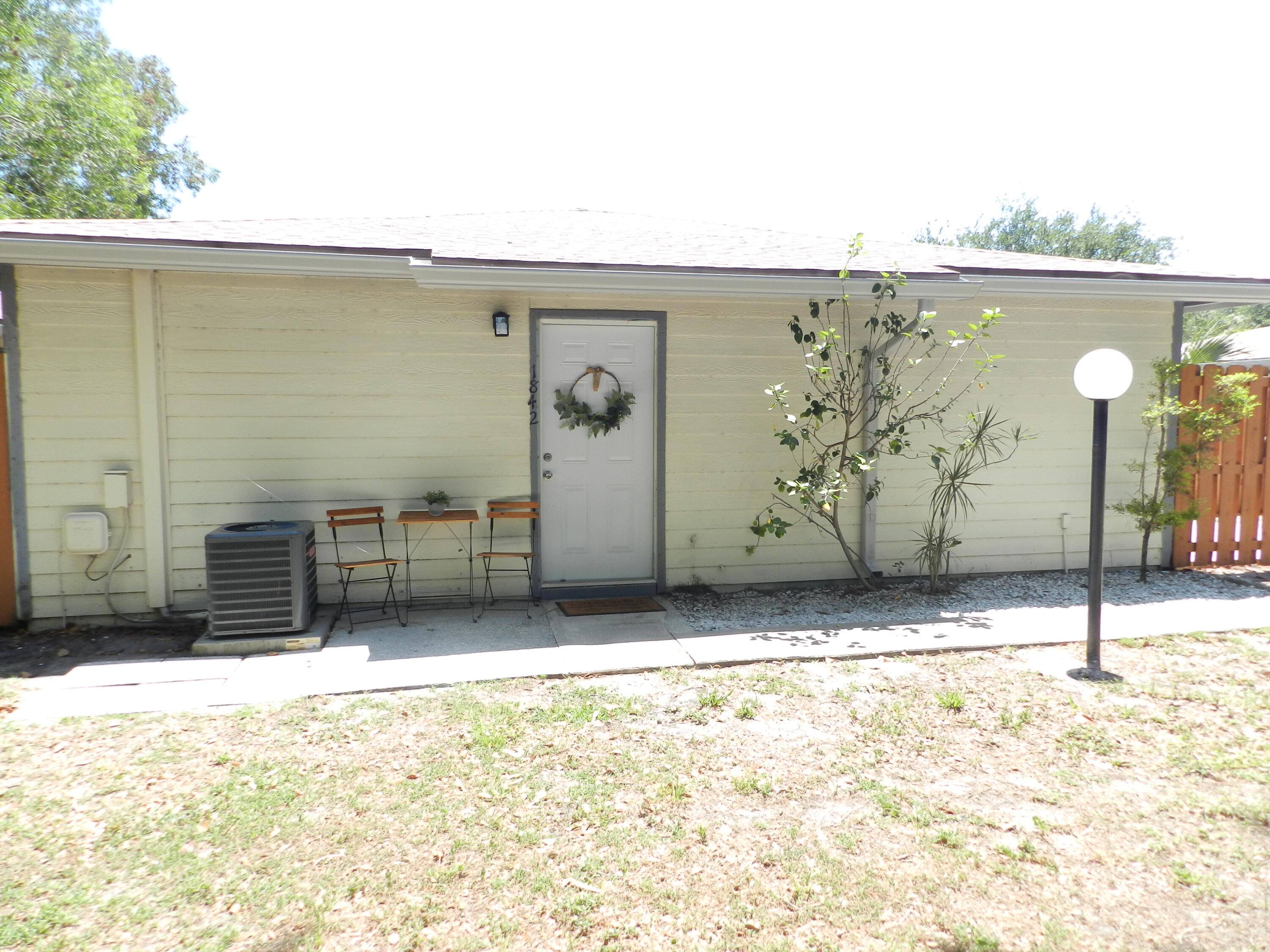 TASTEFULLY DECORATED LOOKS LARGE WHEN YOU ENTER THIS 1 BEDROOM 1 BATH WITH 2 FENCED PATIOS FOR PRIVACY.