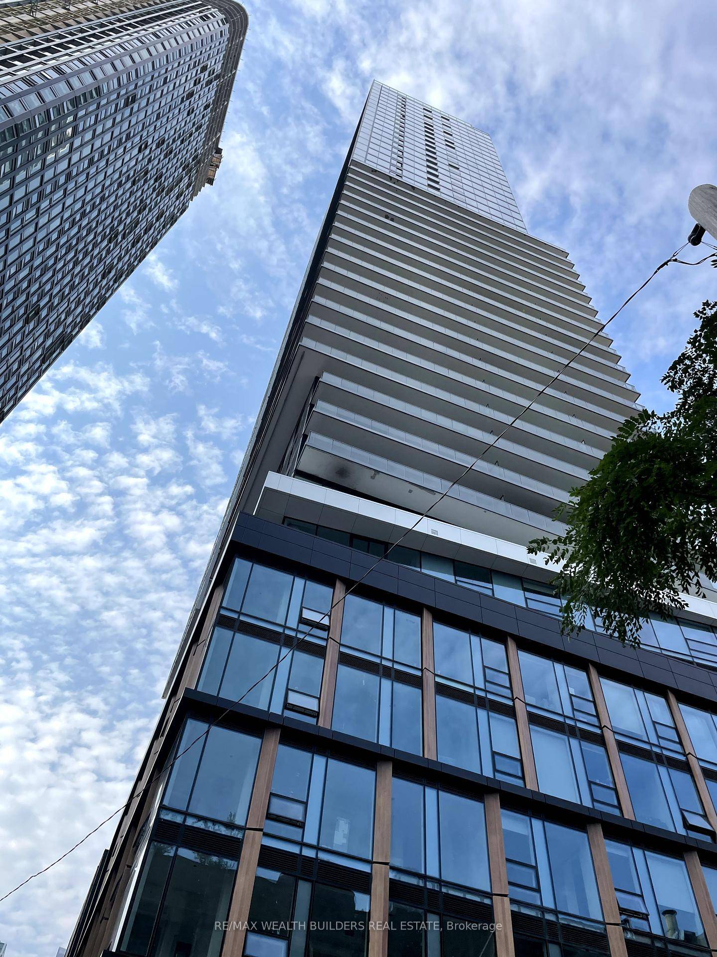 Live Elevated At The Saint Condos, Where Design Meets Function In This Stunning 3 Bedroom Corner Suite Offering Unobstructed Southeast Views Of The City And Lake.
