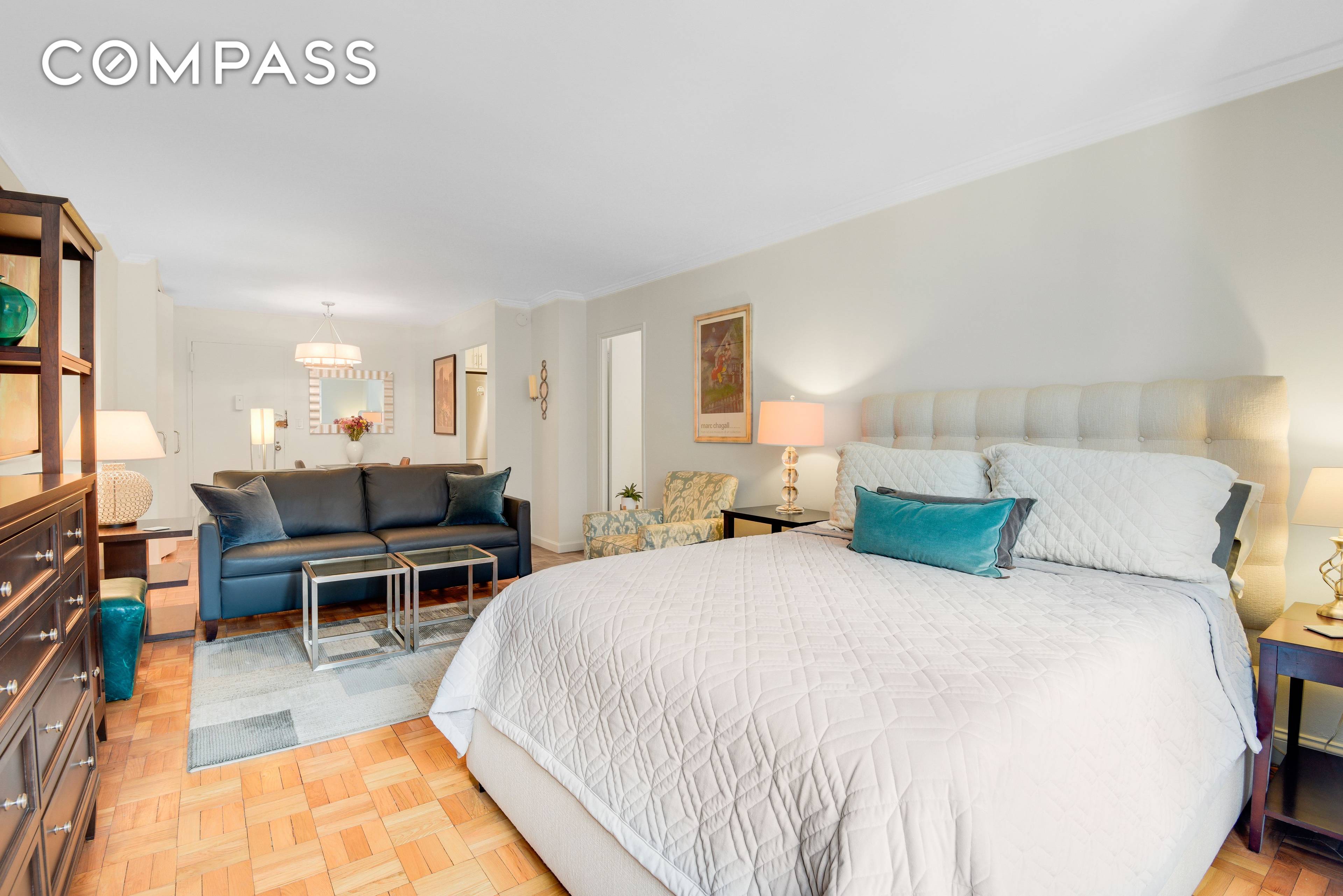 Stunning Studio Checks All the Boxes !
