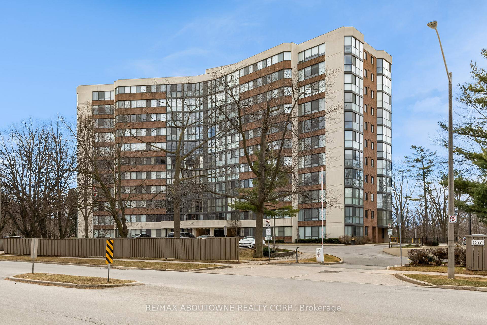 Welcome to Sovereign II, located at 1240 Marlborough Court in Oakville's College Park neighborhood.