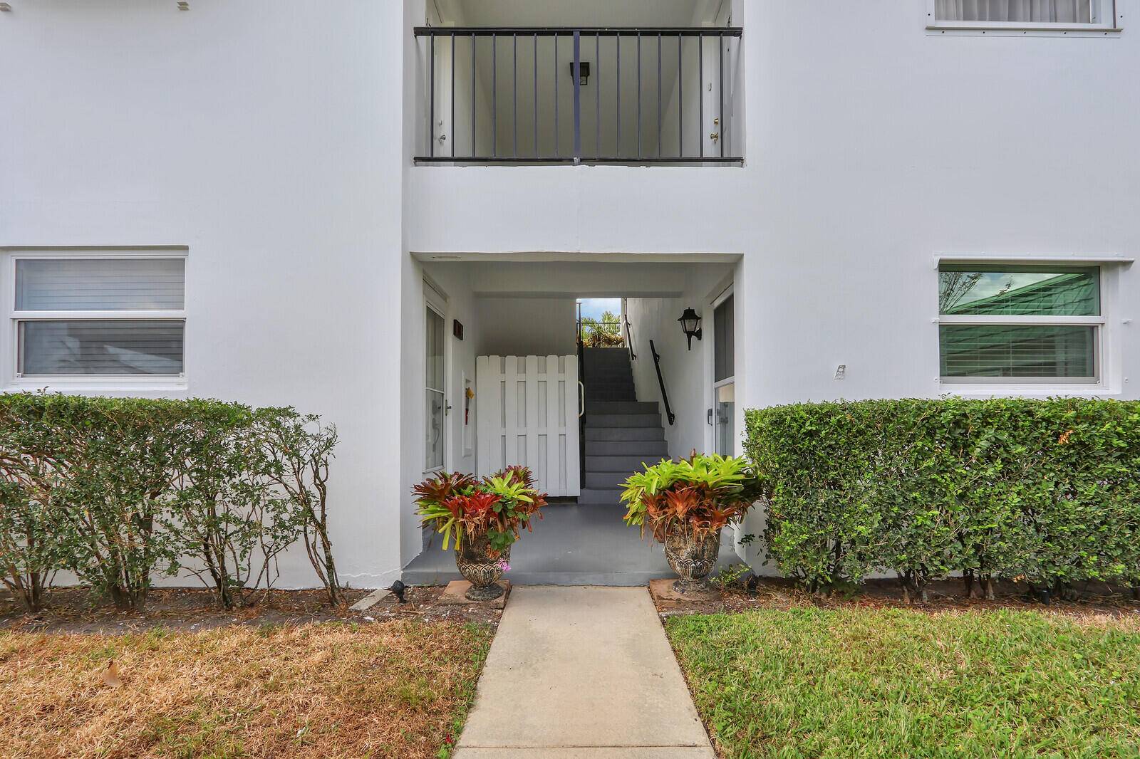 Well maintained first floor unit in a vibrant active adult community in Palm Beach Gardens !