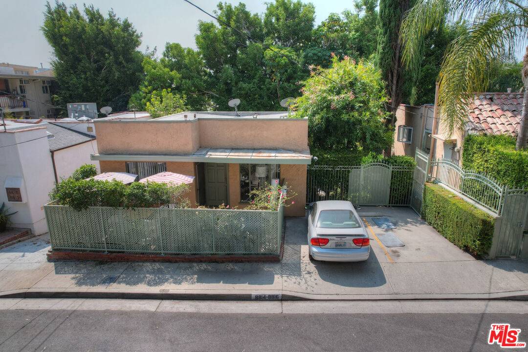 8814 / 8816  Harratt St 3BR Sunset Strip La