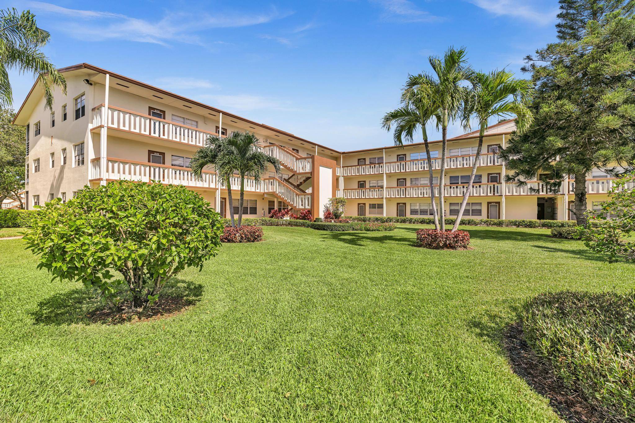 55 Community. Clean bright 1 Bed 1.